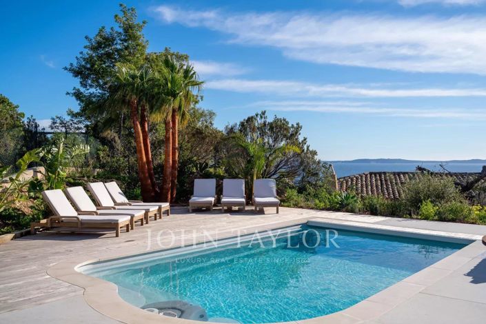 Image No.6-6 Bed House for sale