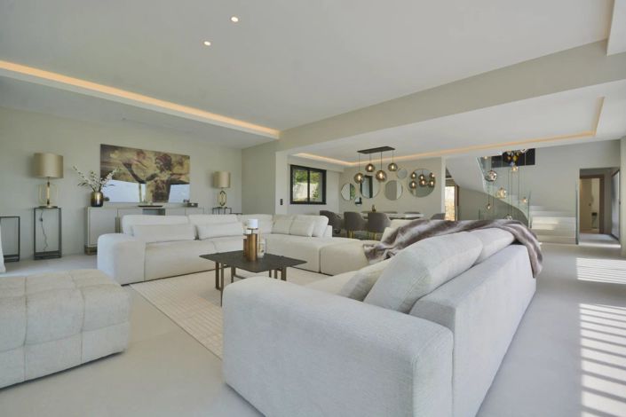 Image No.19-4 Bed House for sale