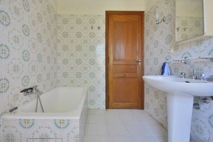 Image No.20-5 Bed House for sale