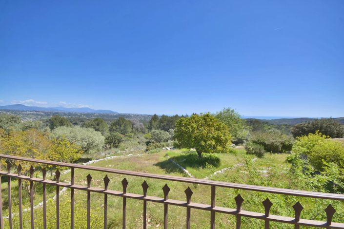 Image No.8-5 Bed House for sale