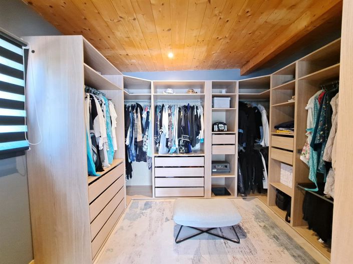 Image No.17-4 Bed House for sale