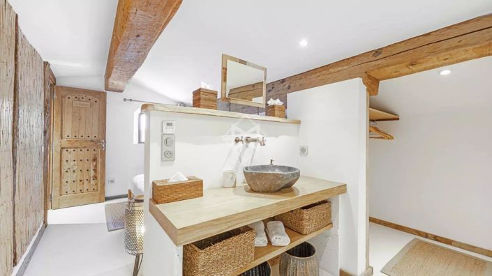 Image No.13-5 Bed House for sale