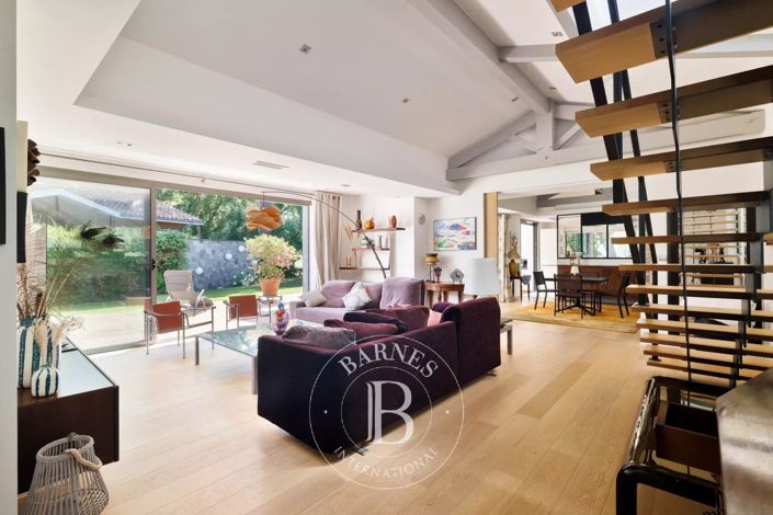 Image No.14-3 Bed House for sale