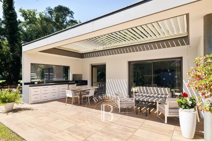 Image No.5-3 Bed House for sale