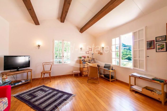 Image No.17-3 Bed House for sale