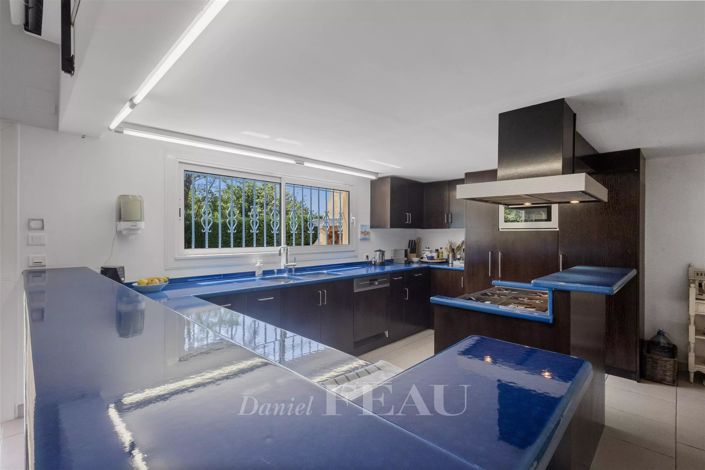 Image No.8-4 Bed Apartment for sale