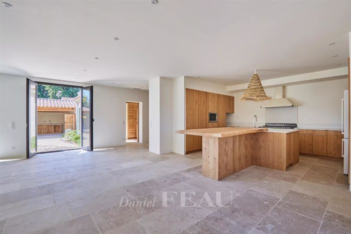 Image No.8-4 Bed House for sale