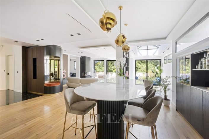 Image No.5-6 Bed House for sale