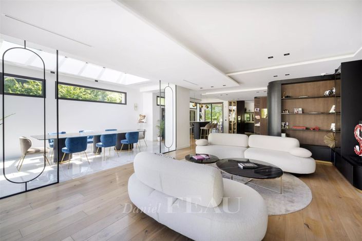 Image No.9-6 Bed House for sale