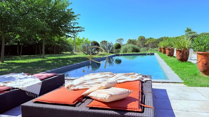 Image No.12-6 Bed House for sale