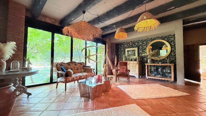 Image No.9-6 Bed House for sale