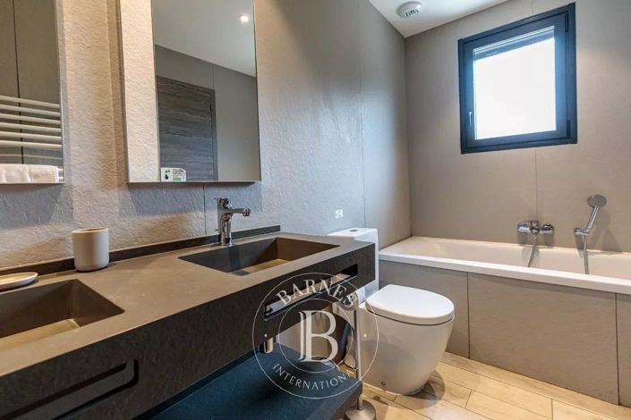 Image No.10-4 Bed House for sale