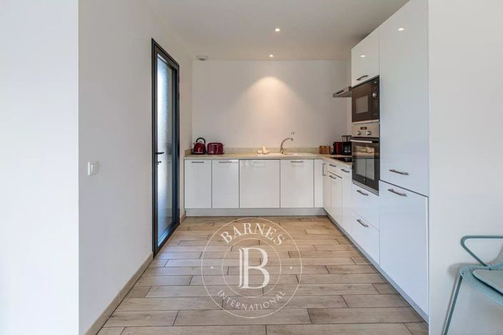 Image No.5-4 Bed House for sale