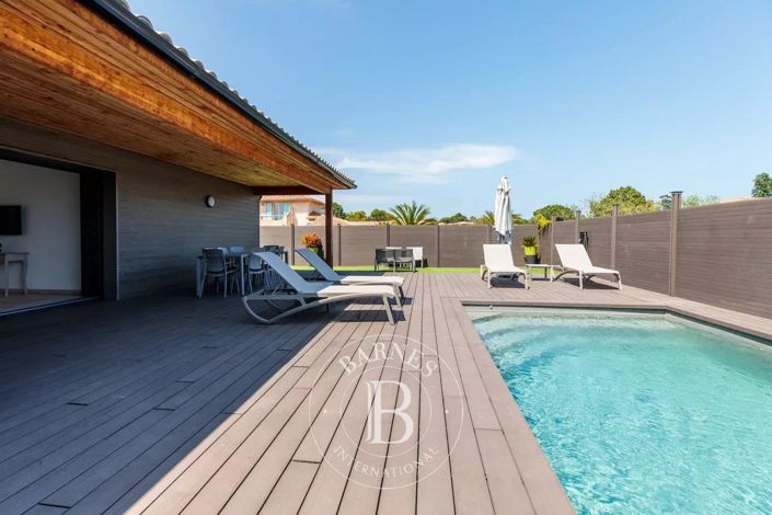 Image No.8-4 Bed House for sale