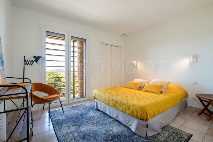 Image No.24-4 Bed House for sale