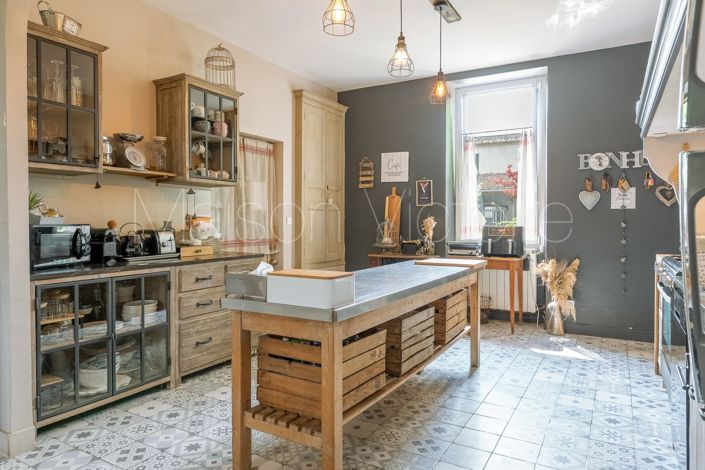 Image No.9-11 Bed House for sale