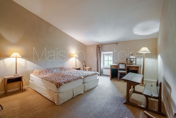 Image No.20-6 Bed House for sale