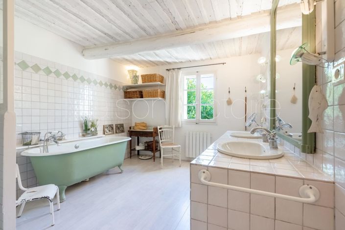 Image No.23-6 Bed House for sale