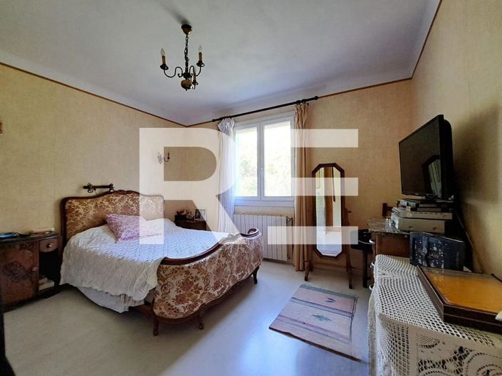 Image No.15-7 Bed House for sale