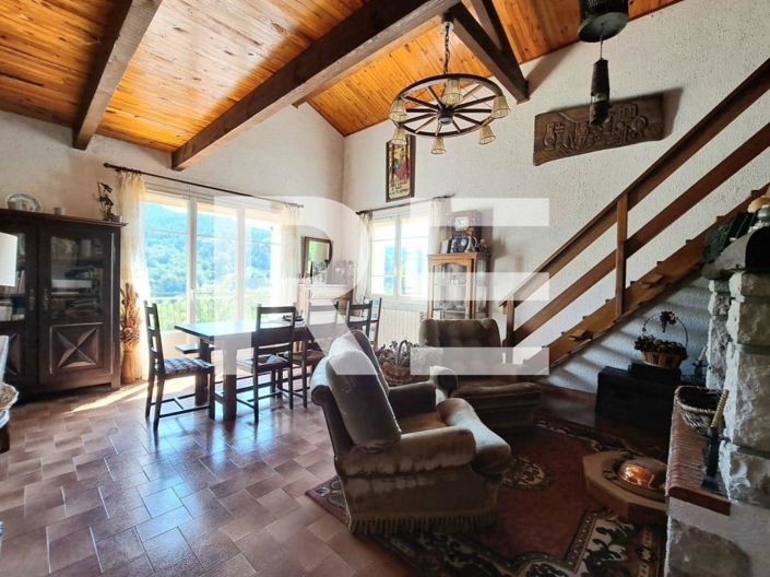 Image No.7-7 Bed House for sale