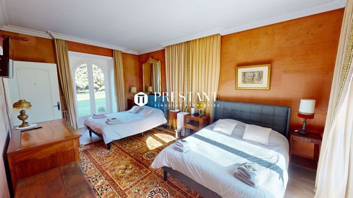 Image No.9-5 Bed House for sale