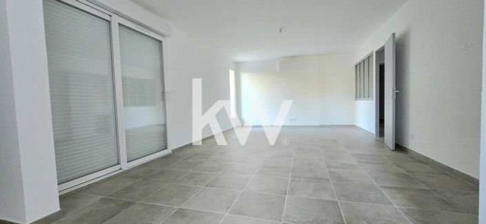 Image No.1-2 Bed House for sale