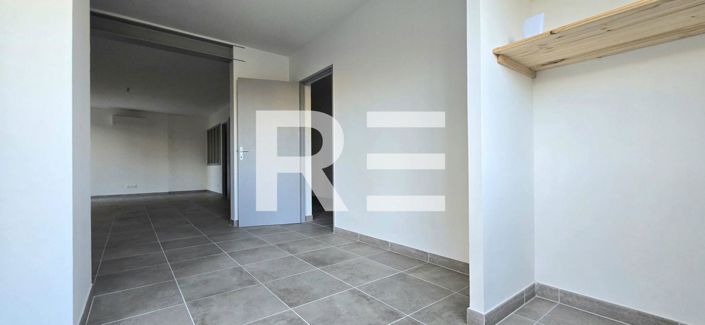 Image No.4-2 Bed House for sale