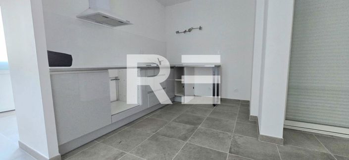 Image No.5-2 Bed House for sale