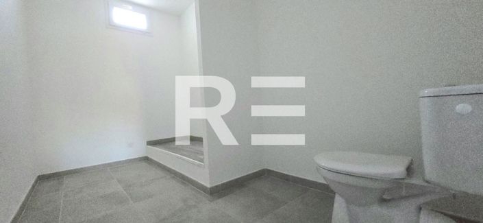 Image No.8-2 Bed House for sale