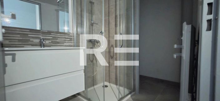 Image No.9-2 Bed House for sale