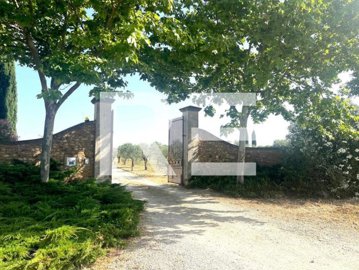 7 Bed House for sale