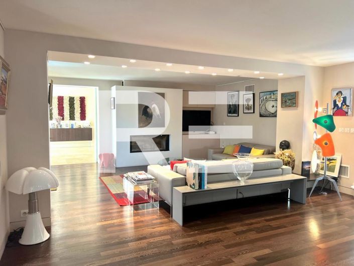 Image No.5-7 Bed House for sale