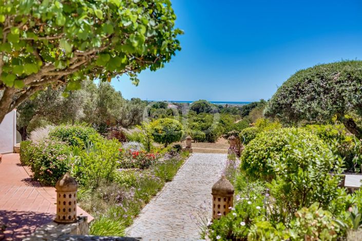 Image No.2-5 Bed House for sale