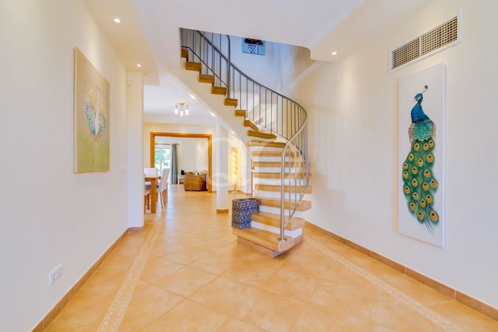 Image No.21-5 Bed House for sale