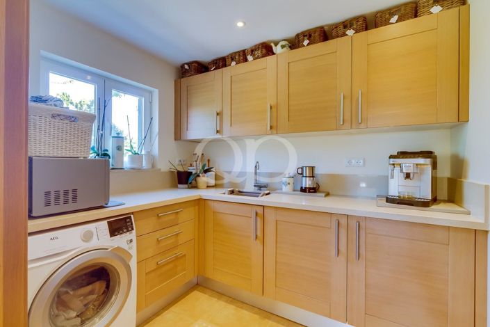 Image No.26-5 Bed House for sale