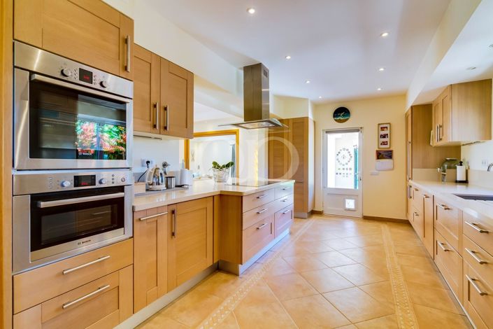 Image No.27-5 Bed House for sale