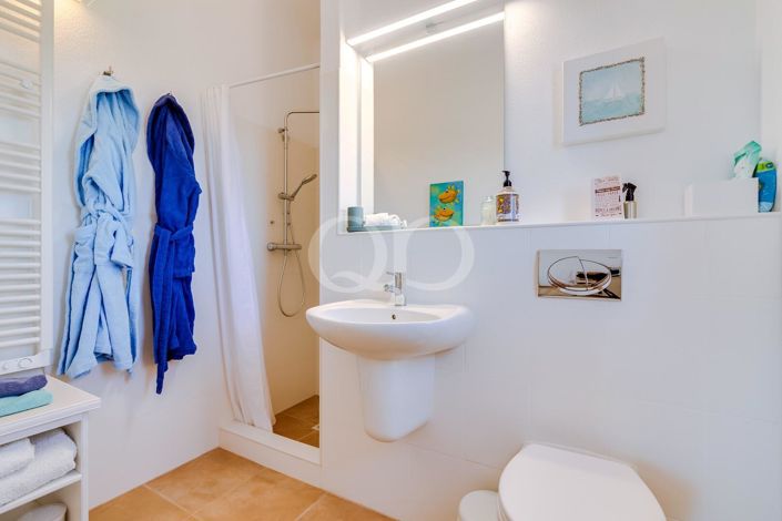 Image No.33-5 Bed House for sale