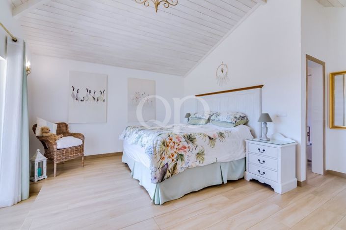 Image No.36-5 Bed House for sale