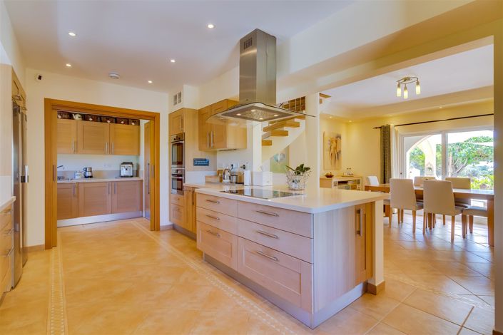 Image No.52-5 Bed House for sale