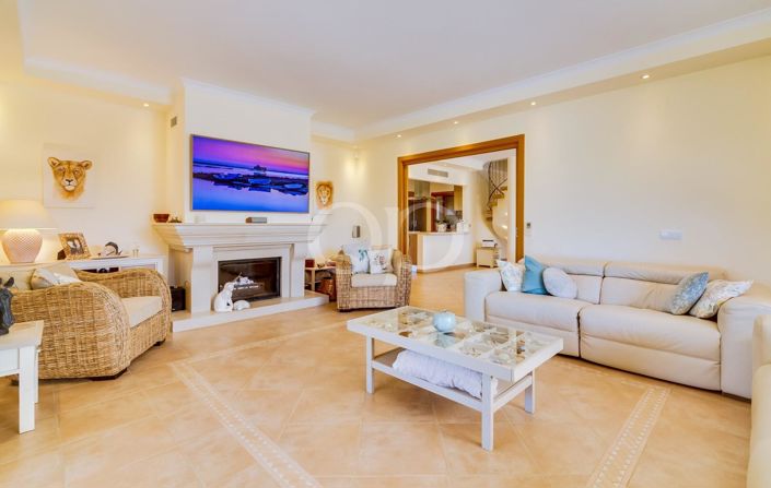 Image No.6-5 Bed House for sale