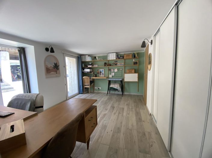 Image No.9-3 Bed House for sale