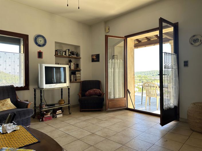 Image No.10-3 Bed House for sale