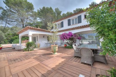 5 Bed House for sale