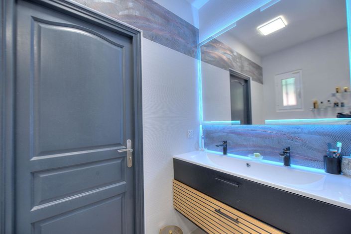 Image No.11-5 Bed House for sale