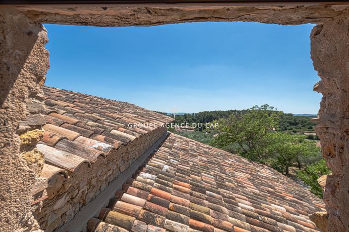 Image No.18-6 Bed House for sale