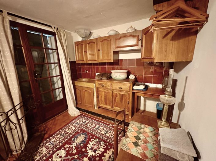 Image No.18-11 Bed Property for sale