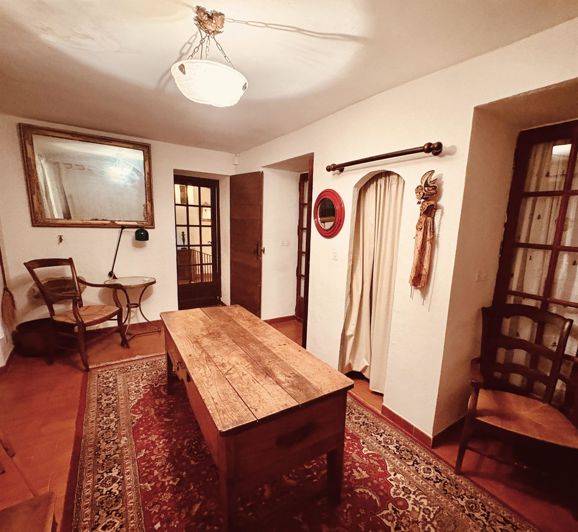 Image No.19-11 Bed Property for sale