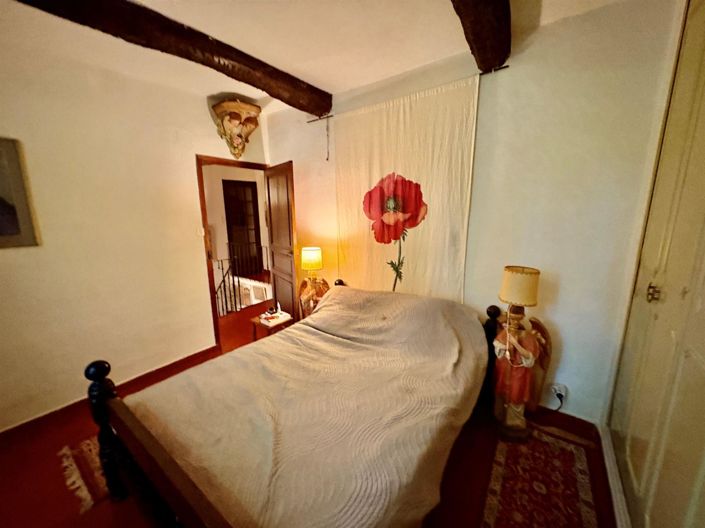 Image No.25-11 Bed Property for sale