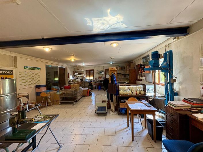 Image No.29-11 Bed Property for sale