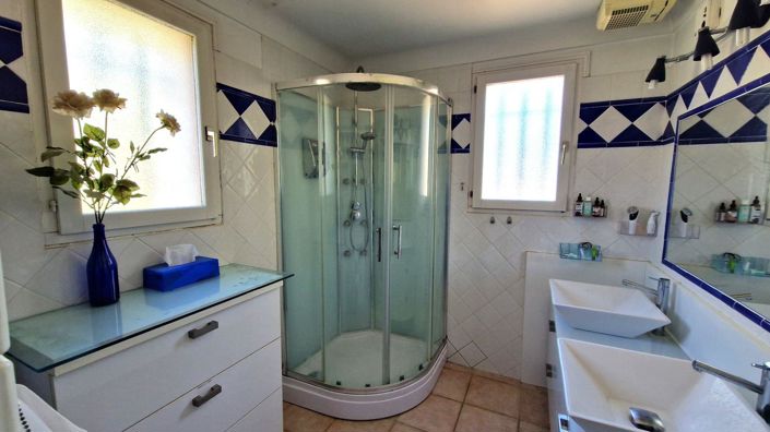 Image No.17-7 Bed House for sale